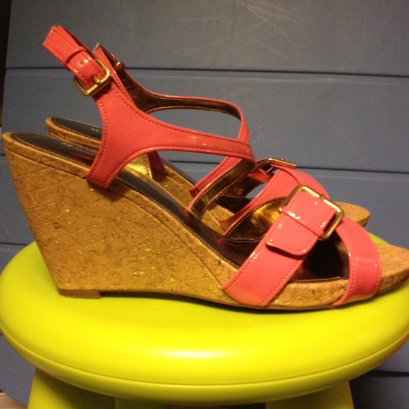 Pink Patent Leather Sandal with Cork Heel - Picture 4 of 4