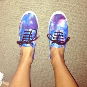 Galaxy Vans w:10 m:8.5