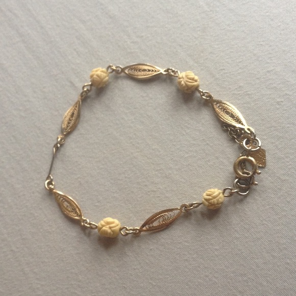 Sarah cov. Rose bracelet