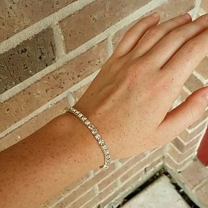 Stretchy rhinestone bracelet!