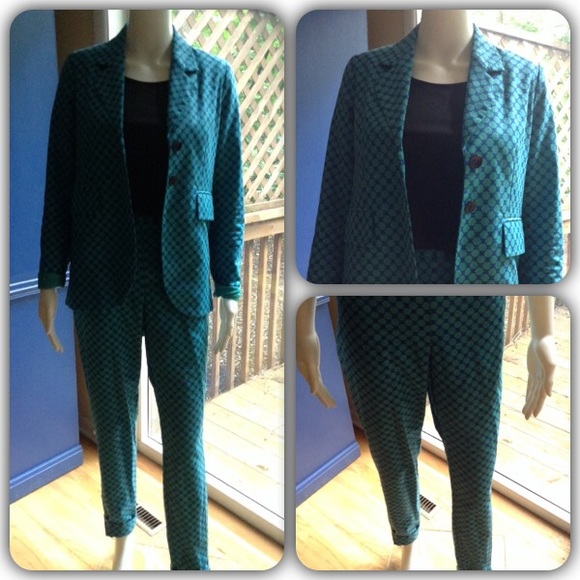 A pants suit