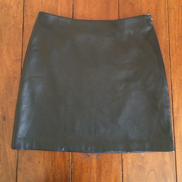 🍂🍁🎃Banana Republic Real Leather Skirt.