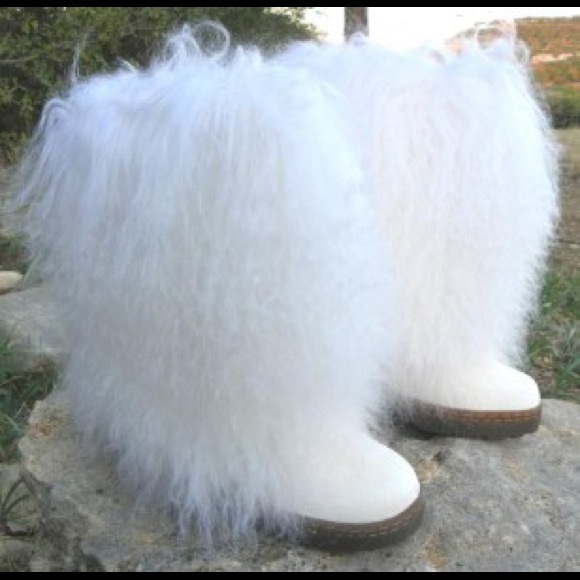 Furry bear paw boots