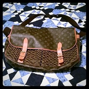 **Must Sell** Authentic Louis Vuitton Monogram bag