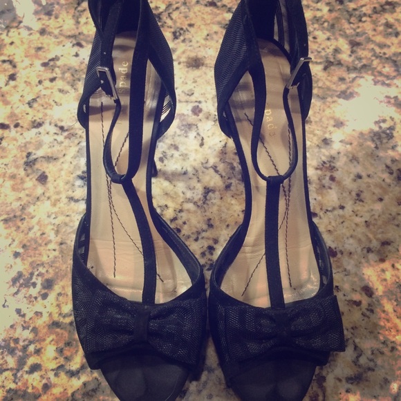 KATE SPADE PUMPS!