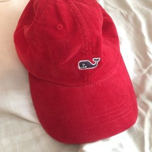 red vineyard vines hat
