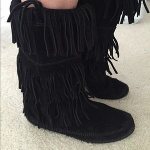 Minnetonka fringe boots
