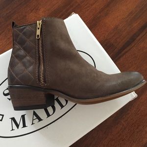 Steve Madden Nyrvana Booties