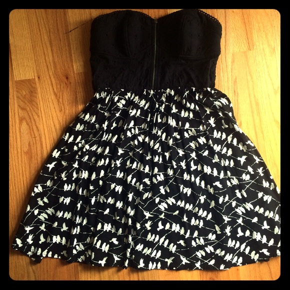 Strapless dress w/ sweetheart top