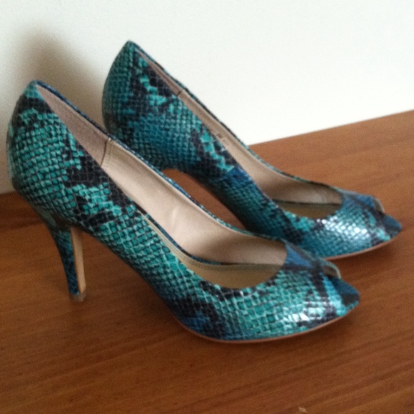 chinese laundry snakeskin heels