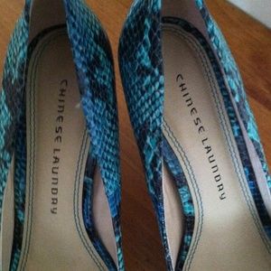 chinese laundry snakeskin heels