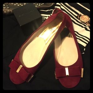 Beautiful burgundy suede flats!!