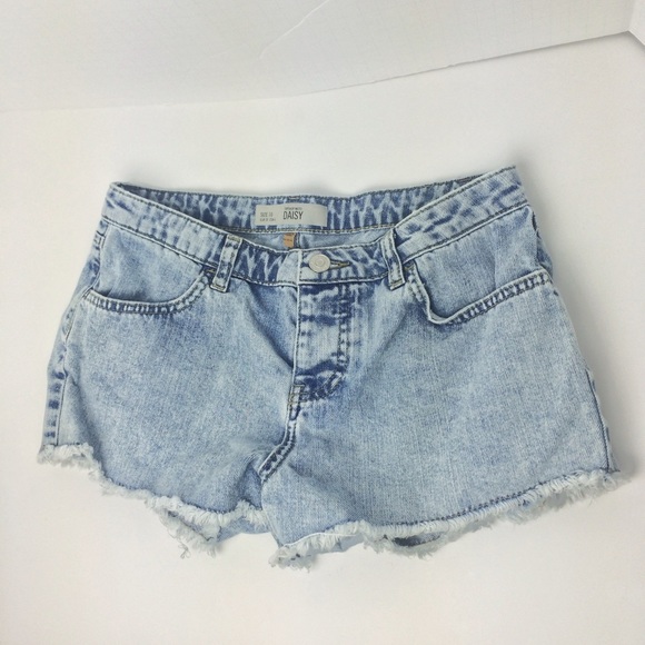 Topshop Denim - Topshop Moto Daisy Bleach Washed Denim Shorts Topshop Denim - Topshop Moto Daisy Bleach Washed Denim Shorts