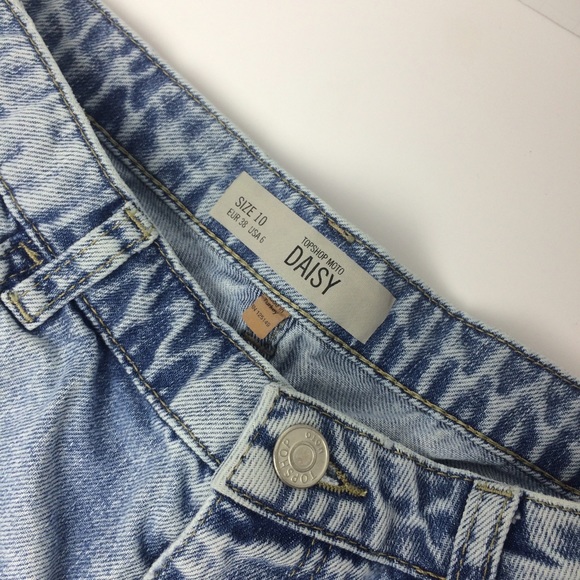 Topshop Jeans - Topshop Moto Daisy Bleach Washed Denim Shorts Topshop Jeans - Topshop Moto Daisy Bleach Washed Denim Shorts