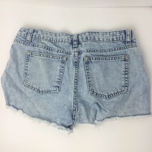 Topshop Jeans - Topshop Moto Daisy Bleach Washed Denim Shorts Topshop Jeans - Topshop Moto Daisy Bleach Washed Denim Shorts