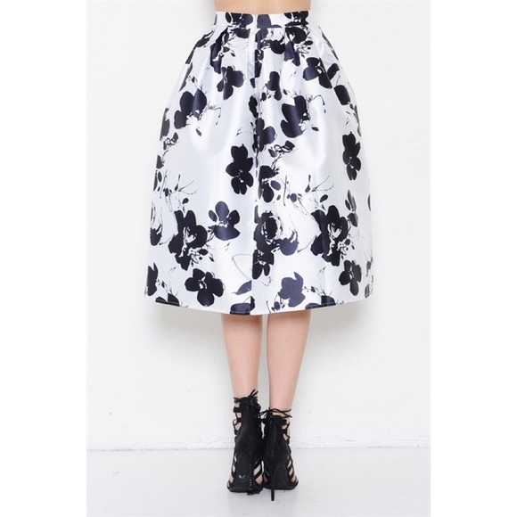 LOWEST  "The Beauteous Flower" Flare Midi Skirt - Picture 3 of 4
