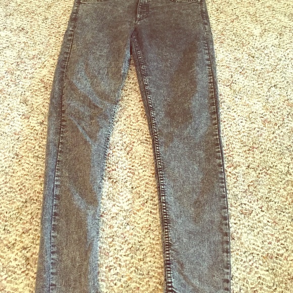 High Waisted Acid Wash Jeans!