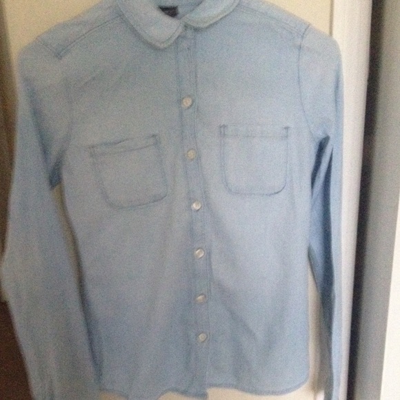 Gap jean shirt