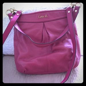 Pink leather Coach Bag 💯% Authentic crossbody bag