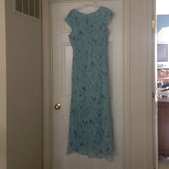 🌑 Long sheer blue dress from B.Moss