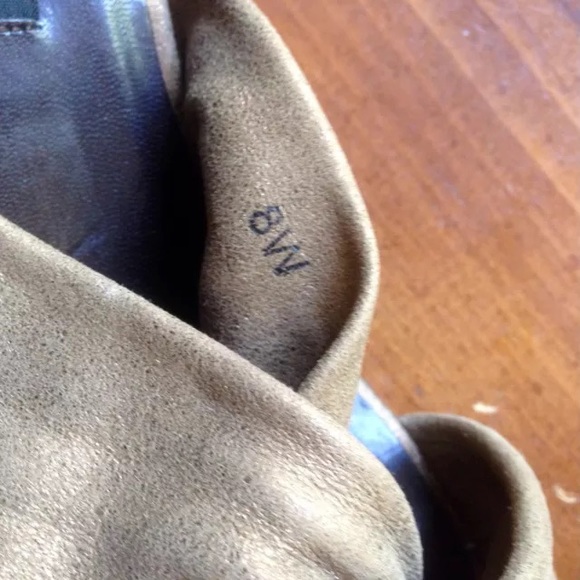 VAN ELI Soft Gold Mules -LIKE NEW 8W - Picture 2 of 4