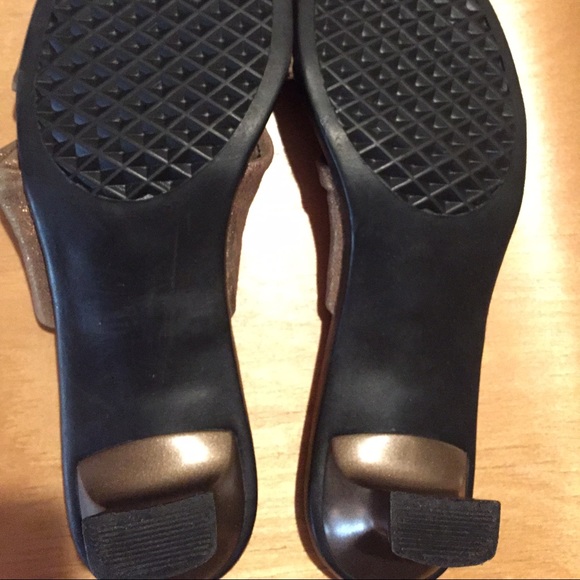 VAN ELI Soft Gold Mules -LIKE NEW 8W - Picture 4 of 4