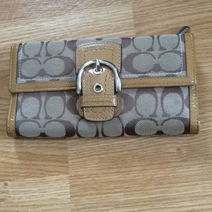 💥💥💥SOLD💥💥💥Coach Tan wallet
