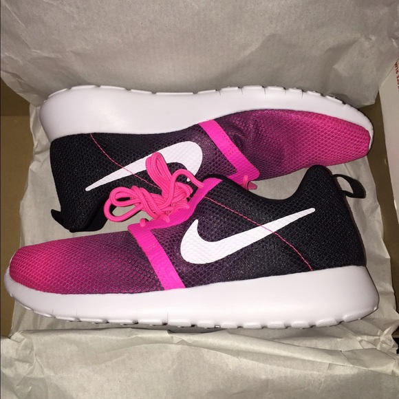 ❌❌SOLD ON ♏️❌❌ Nike SZ 5.5 Youth 6.5 -7 wmn