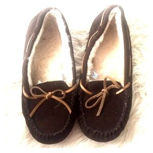 brown ugg like slippers