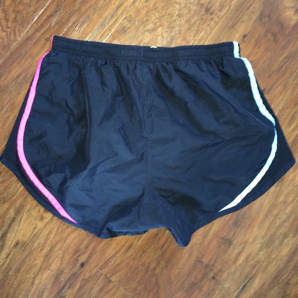 nikeshorts - Picture 2 of 4