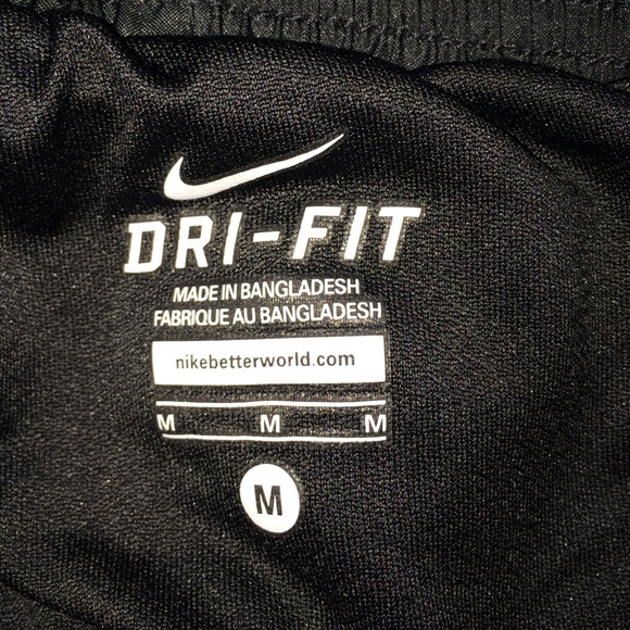 nikeshorts - Picture 4 of 4