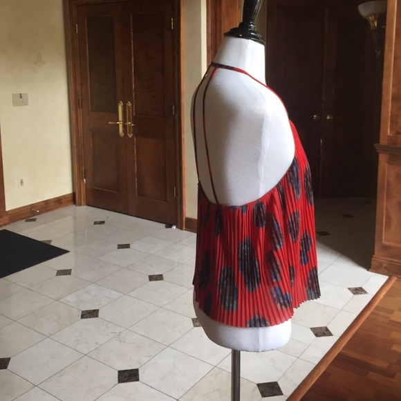 Sexy fun top! Very flattering! - Picture 2 of 3