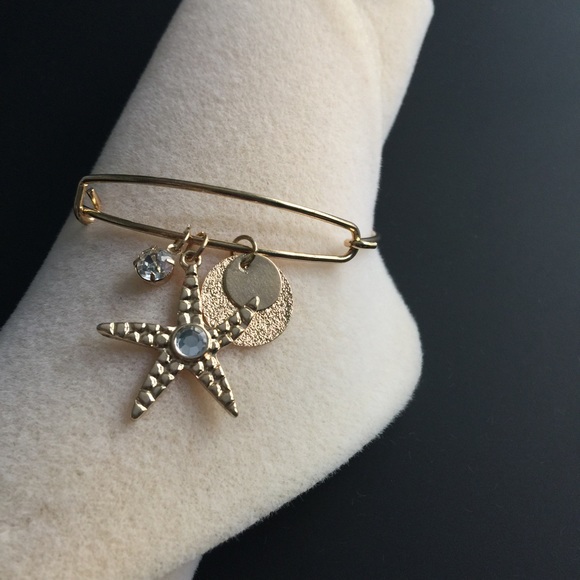 Gold bangle - Picture 2 of 2