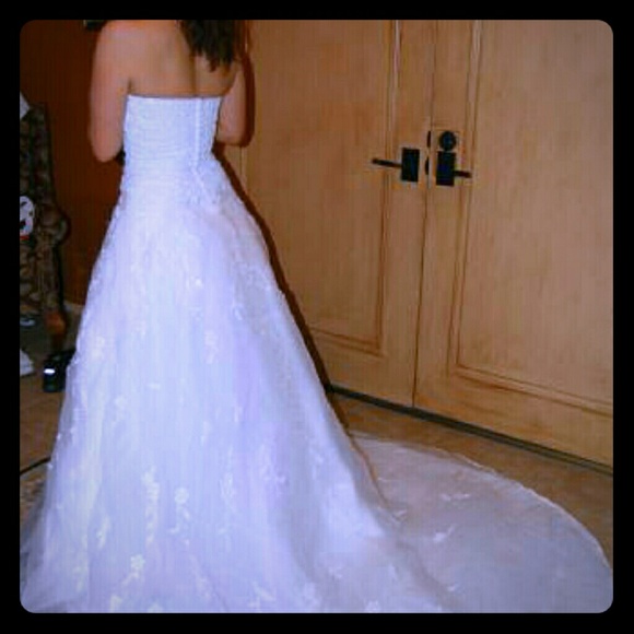 Bridal gown - Picture 1 of 3