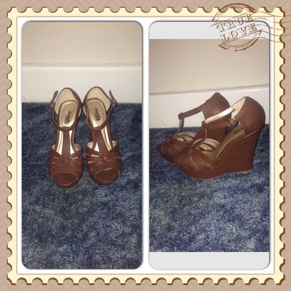 Brown Wedges