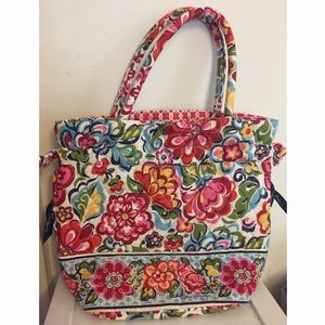 NWT Colorful Vera Bradley Bag! 🌺🌸