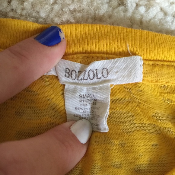 Mustard yellow tshirt - Picture 2 of 2