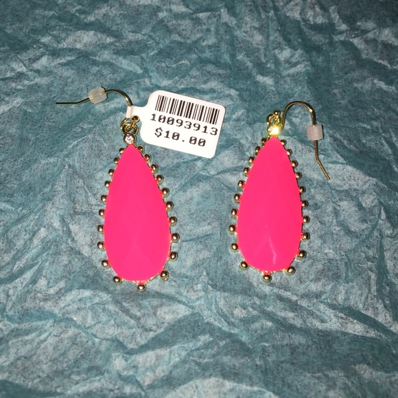 NWT!!! Never worn earrings - Picture 2 of 3