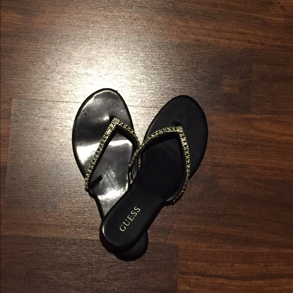 Black guess sandals/Barely worn