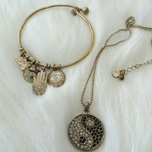 Bracelet and necklace set