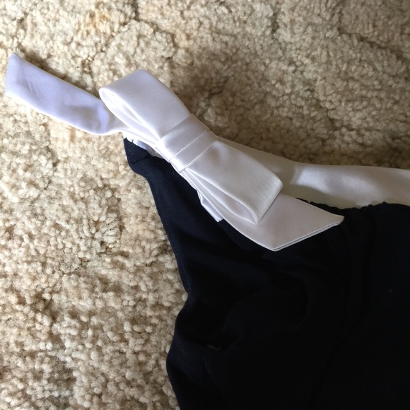 Navy blue, white-lined floor-length, silk dress - Picture 2 of 3