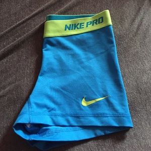 Blue/green Nike pro spandex