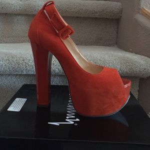 Luichiny pumps