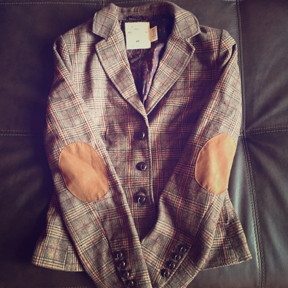 Beige/brown with a hint of burgundy plaid blazer.