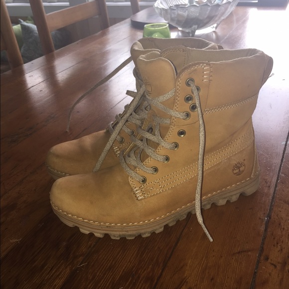 Timberland tan size 8 boots