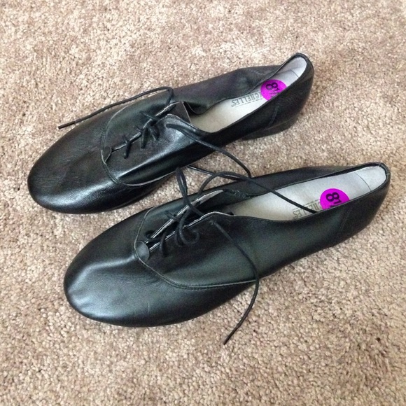 Seychelles black tap inspired flat shoes!