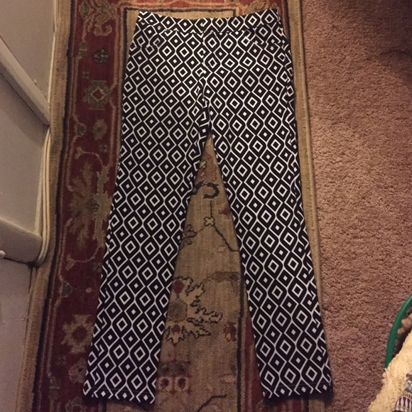 Black and White Chevron Cigarette Leg Pants - Picture 1 of 3