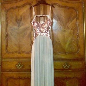 Jessica Simpson evening gown.
