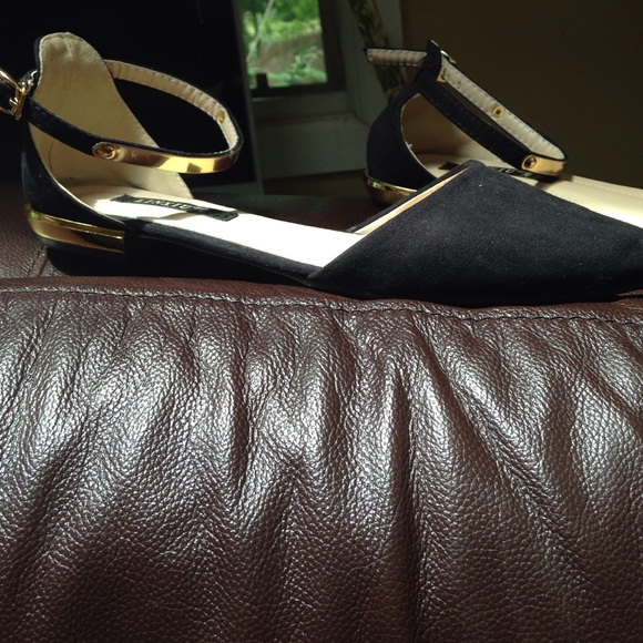 Black Point Toe Flats with Gold Slingbacks