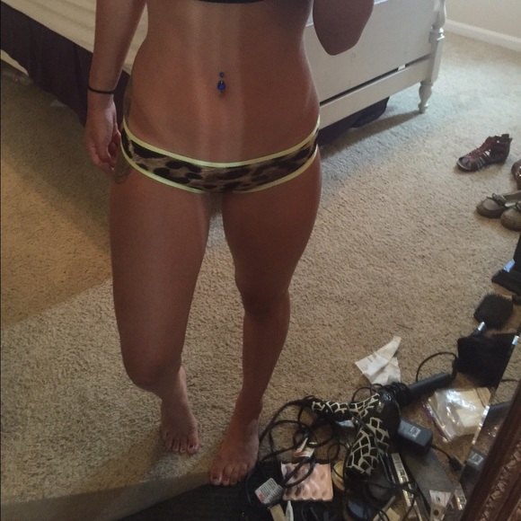 Cheetah scrunchy butt bikini